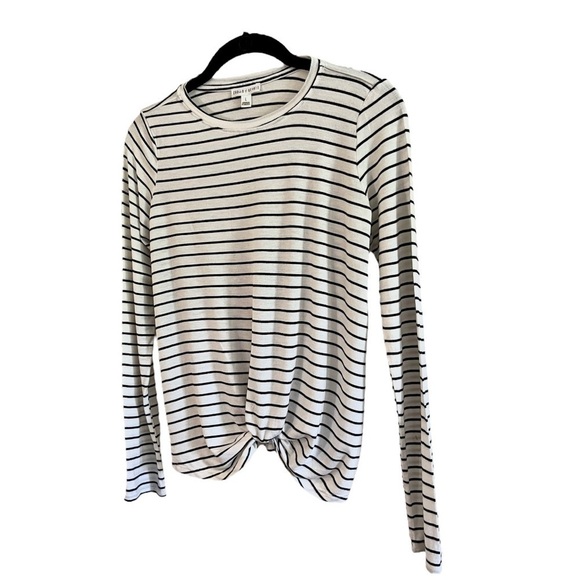 CROWN OF HEARTS, WOMENS STRETCHY, LONG SLEEVE, CROPPED, T-SHIRT. SIZE L - Picture 2 of 7